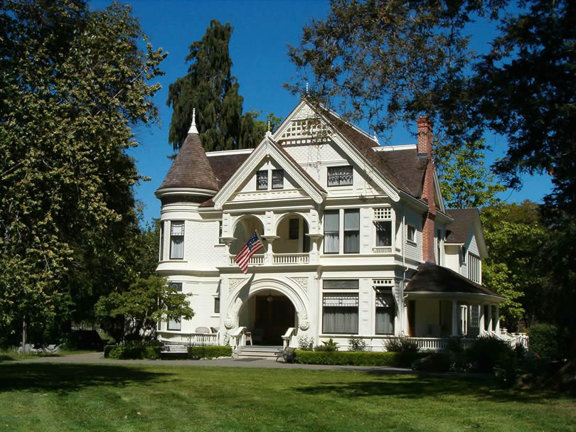 Front view of the house.